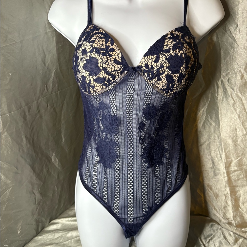 Windsor Navy and Cream Lace Chemise